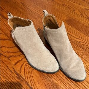 Lucky Brand Tan Ankle Booties